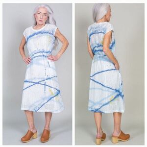 NEW Raquel Allegra Alice Eyelet Shift Dress in Blue Watercolor US Size Small 4/6